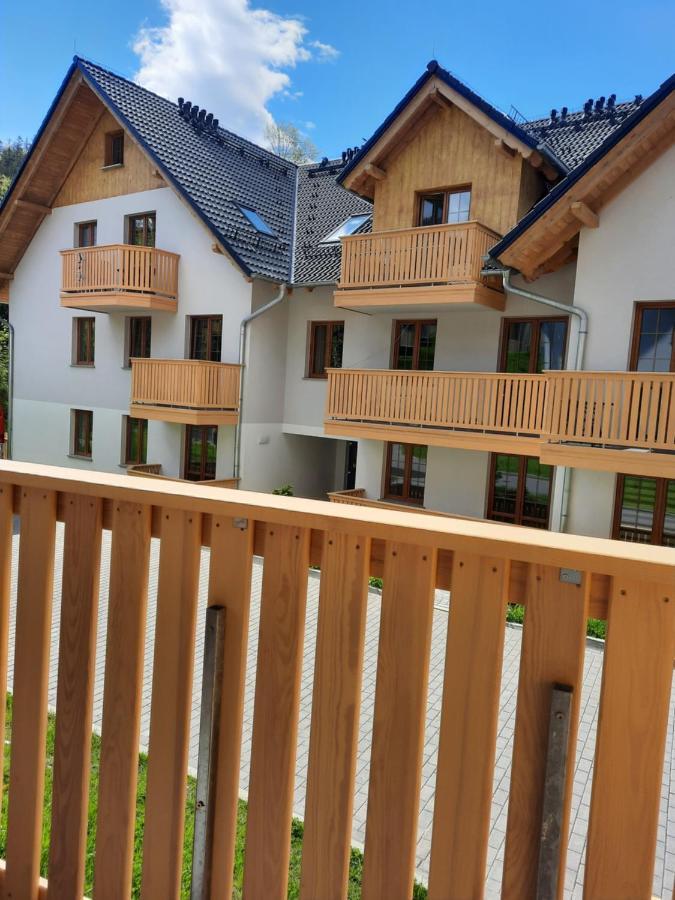 Krysztal A10, Garaz Apartment คาร์ปัตซ์ ภายนอก รูปภาพ
